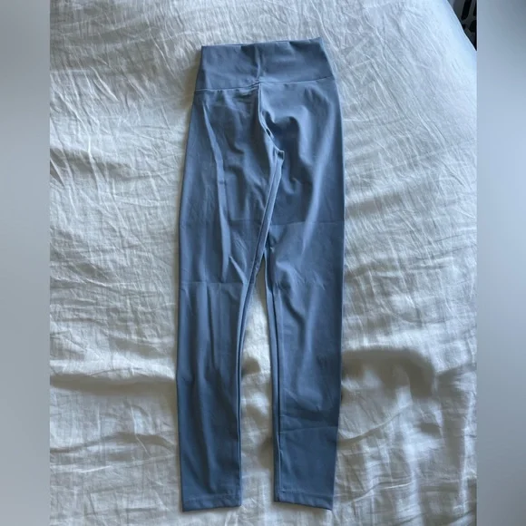 Ruched blue leggings 🩵 - Picture 2 of 3